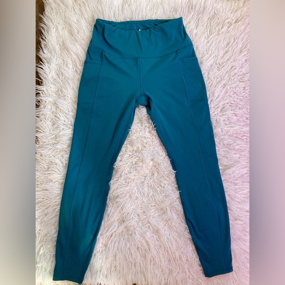 Like new . Size M RBX athletic leggings